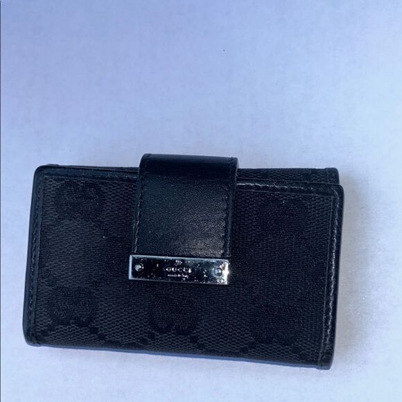 Authentic Vintage Gucci Black/Silver Keyholder - Picture 3 of 17